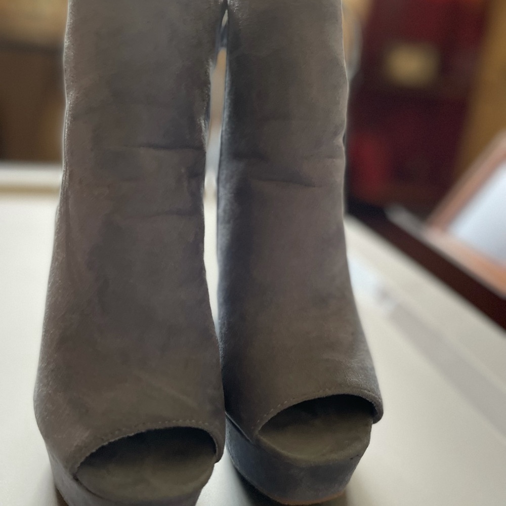 BLUE SUEDE OPEN TOE BOOTIE